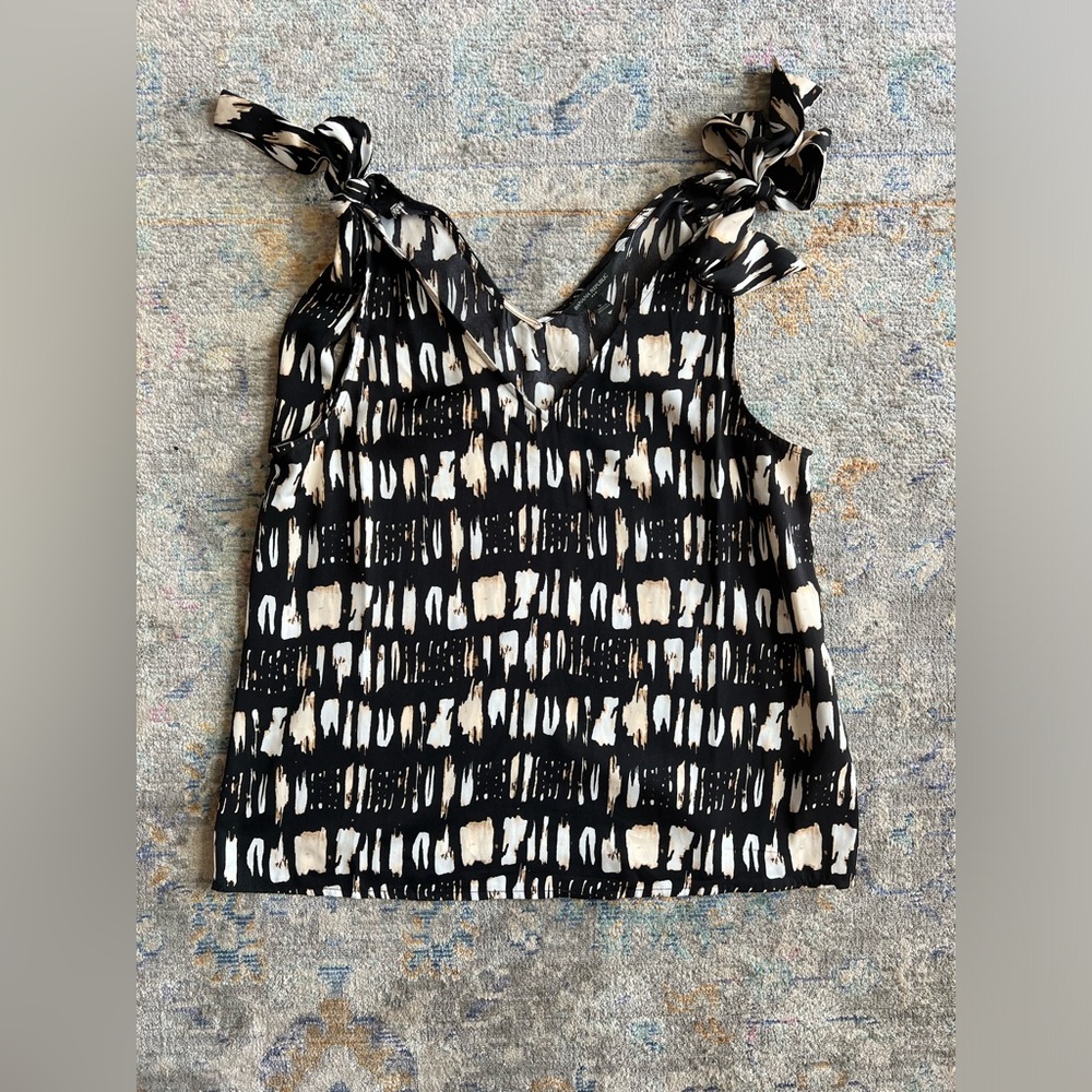 Silky shoulder tie tank